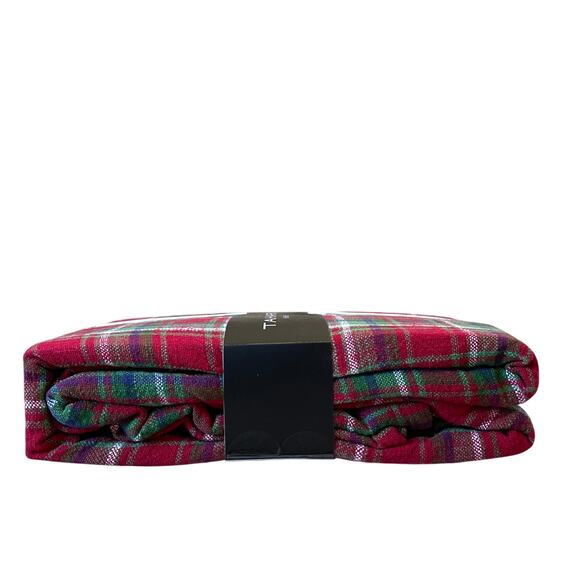 Tahari Home Holiday Plaid Tablecloth 60x120 100% Cotton Classic Christmas NEW - Picture 4 of 11
